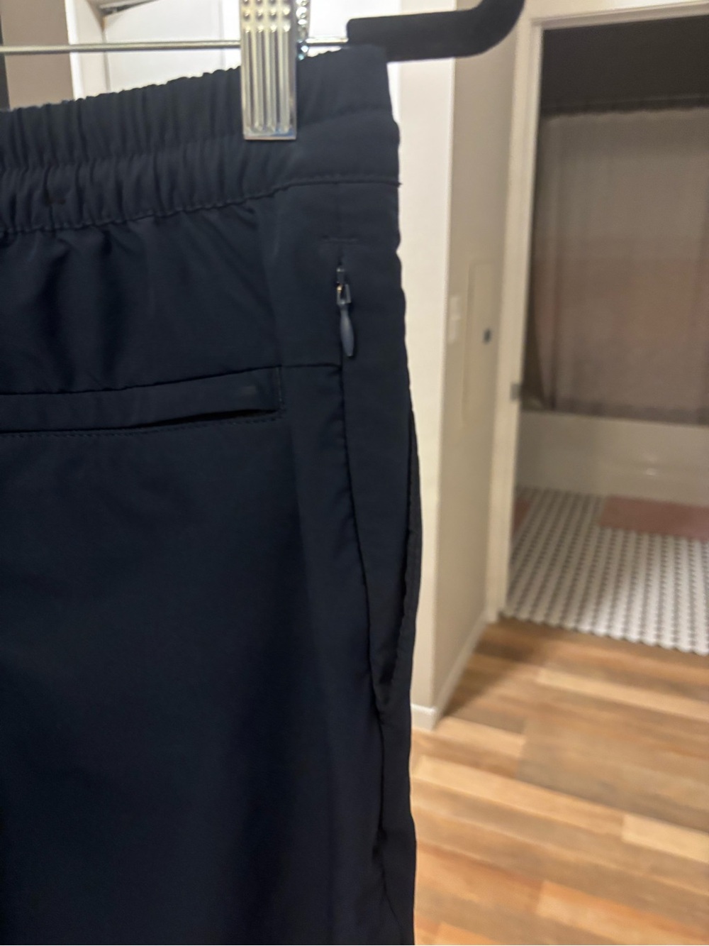 Banana Republic Men's Dark Navy Drawstring Joggers - Picture 4 of 4